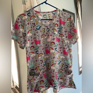 Size medium  llama scrub top 5/20$ BUNDLE ME